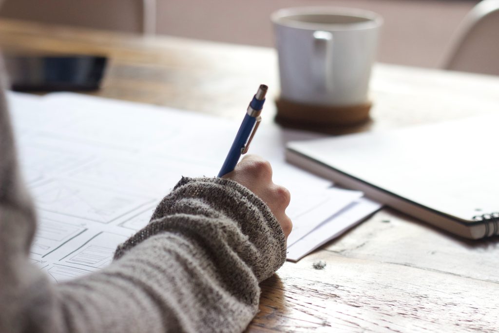 Embark on a linguistic adventure! Learn English online with my guide to theme-based vocabulary expansion. Master conversation English, business English, and more. Dive into a world of words tailored to your passions.